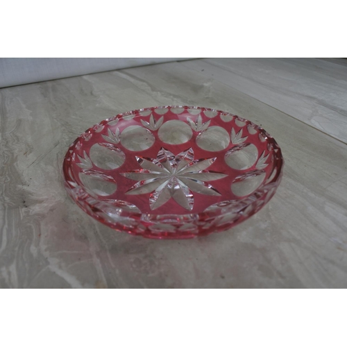 169 - A vintage ruby and clear glass dish, Approx 15cm in diameter.