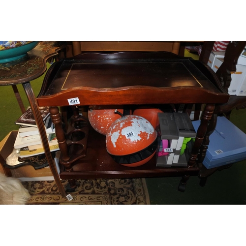 401 - A mahogany drinks trolley.