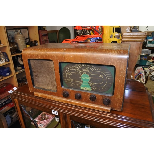 432 - A vintage Fullotone wooden cased radio.