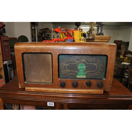 432 - A vintage Fullotone wooden cased radio.