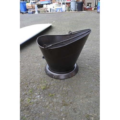 754 - A coal bucket.