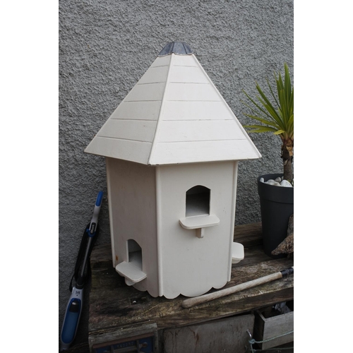 763 - A stunning and large handmade wooden Dovecote, with six separate compartments, Approx 112cm in heigh... 