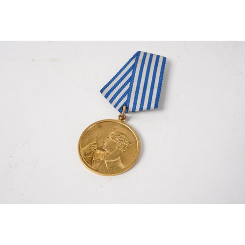 615 - A WW2 Yugoslavia 'Medal for Bravery'.