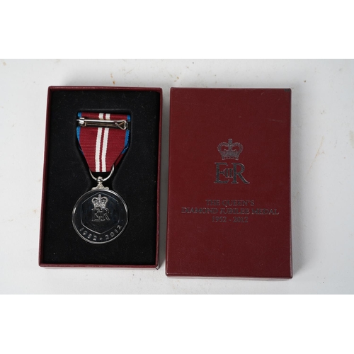 594 - A Queen Elizabeth II Diamond Jubilee Medal.