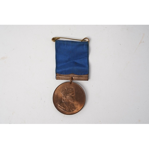 670 - A New Zealand Commemorative Medal, Celebrating the 1953-54 Royal Visit.