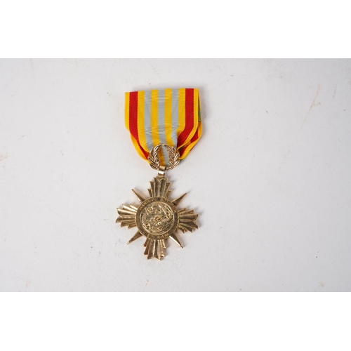 690 - A Republic of Vietnam Armed Forces Honour Medal, 2nd Class.