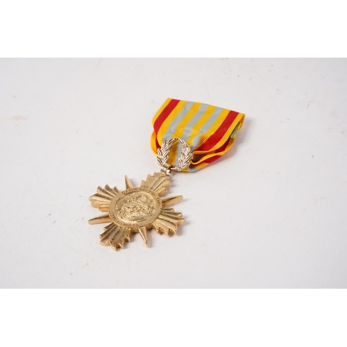 690 - A Republic of Vietnam Armed Forces Honour Medal, 2nd Class.