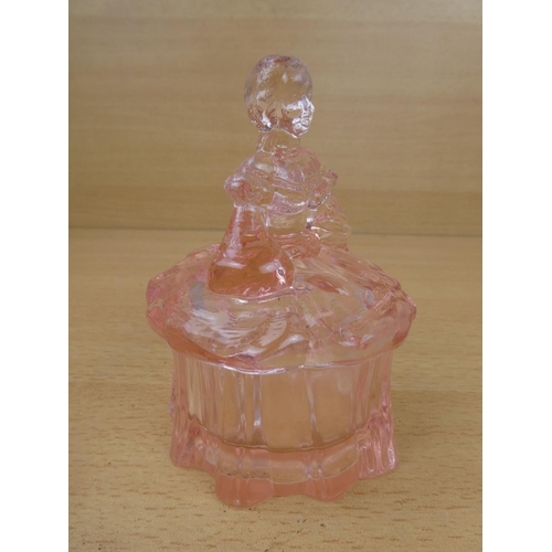 33 - A vintage Westmoreland Glass dressing table jar/trinket dish.