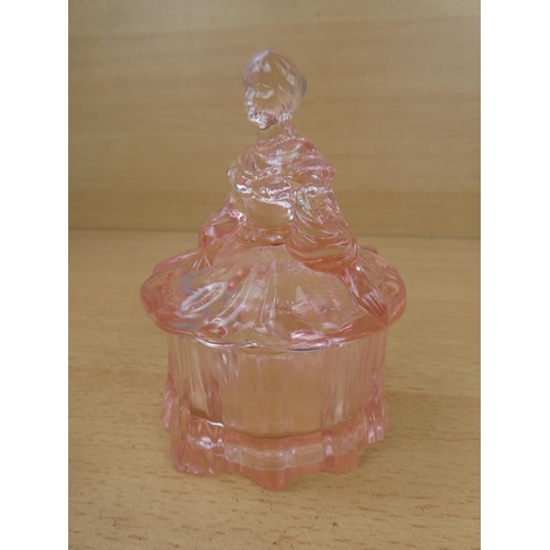 33 - A vintage Westmoreland Glass dressing table jar/trinket dish.