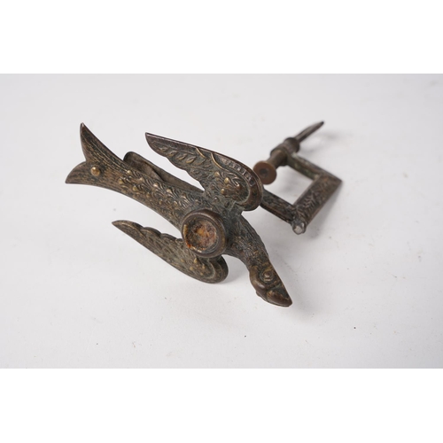 280 - An antique / Victorian sewing bird clamp, Approx 10cm in length.