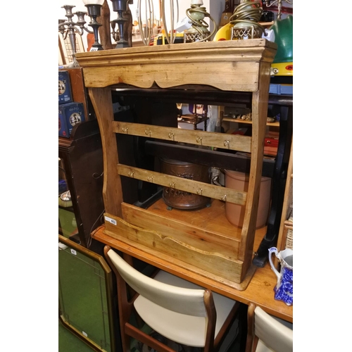 462 - An antique pine mug rack, measuring 72cm x 82cm x 15cm.