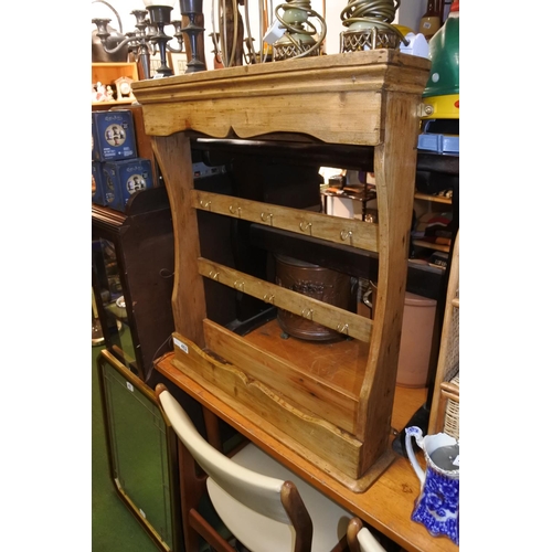 462 - An antique pine mug rack, measuring 72cm x 82cm x 15cm.