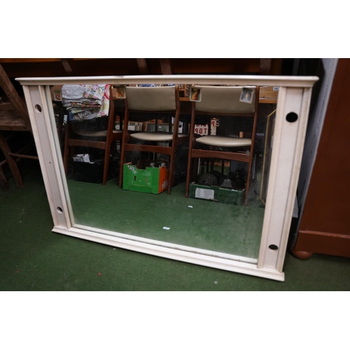 533 - A large overmantle mirror, 104cm x 70cm.