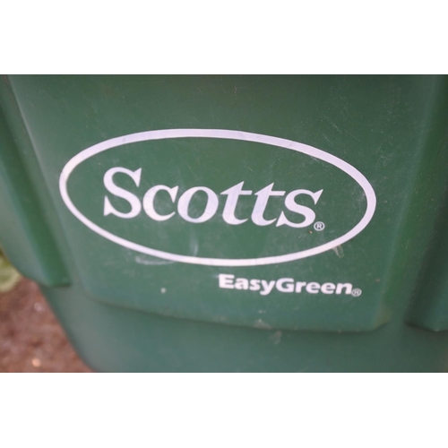 735 - A Scotts Easygreen fertiliser garden spreader.