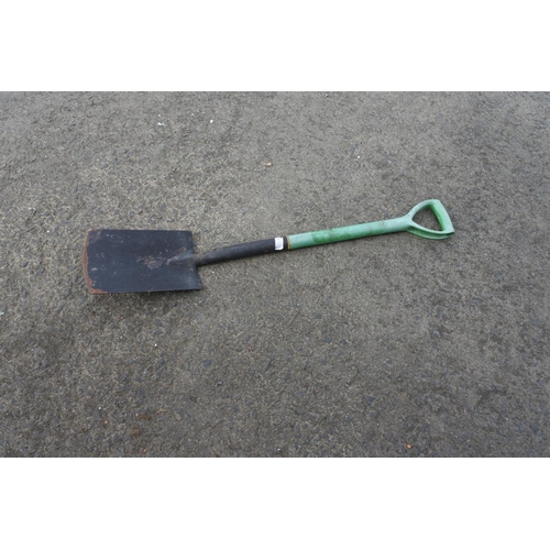 781 - A garden spade.