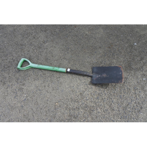 781 - A garden spade.