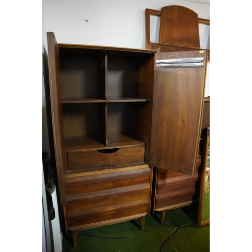 825 - A stunning Mid Century walnut first edition bedroom furniture set by American Company, 'Lane' to inc... 