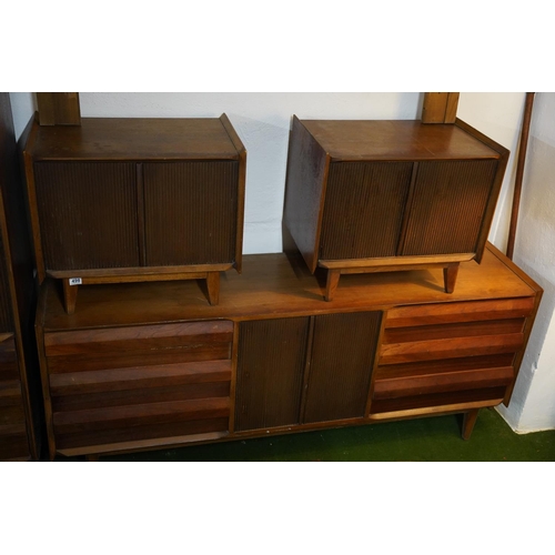 825 - A stunning Mid Century walnut first edition bedroom furniture set by American Company, 'Lane' to inc... 