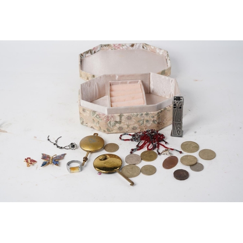 895 - A fabric jewellery box containing coins, rings and more.