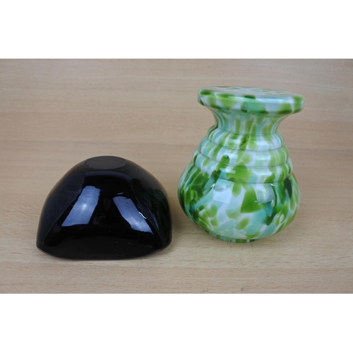 970 - A vintage art glass patterned dish and vase.