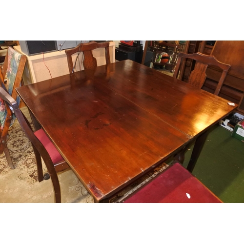 1181 - A mahogany dining room table and four chair set.