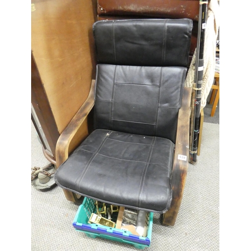 539 - A vintage style lounge chair.