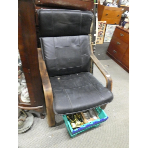 539 - A vintage style lounge chair.