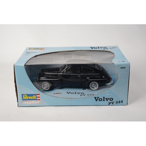 648 - A boxed Revell diecast Volvo PV544 vintage car, scale 1:18.