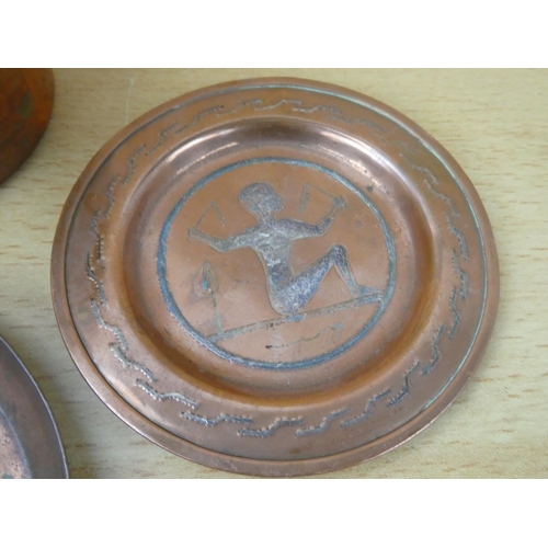 646 - A vintage copper 'Pratts Perfection Spirit' dish.