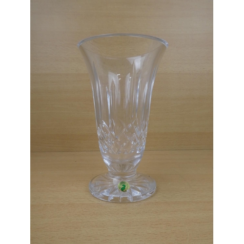 305 - A stunning Waterford Crystal vase.