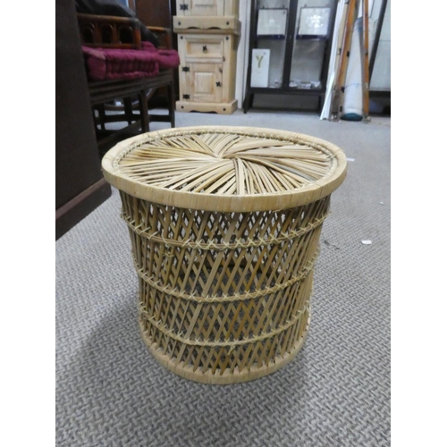 473 - A vintage rattan stool/table.