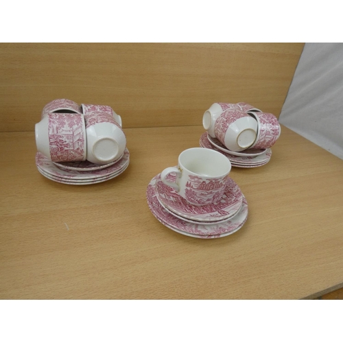 524 - A Broadhurst pottery tea set.