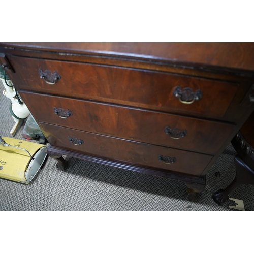 548 - A mahogany writing bureau.