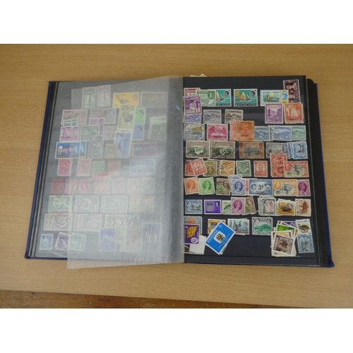 583 - A superb vintage stamp album containing a large quantity of Commonwealth stamps.