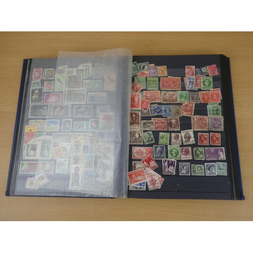 583 - A superb vintage stamp album containing a large quantity of Commonwealth stamps.