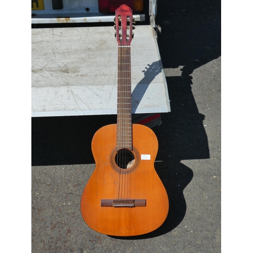 1027 - A vintage 'Dulcet Classic' Rose-Morris wooden cased guitar (a/f).