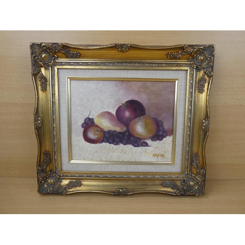 48 - A gilt framed still life oil painting signed H Kerr, measuring 25x20cm (print size).