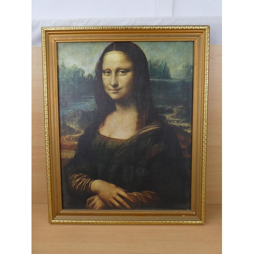 93 - A vintage framed print of the Mona Lisa.