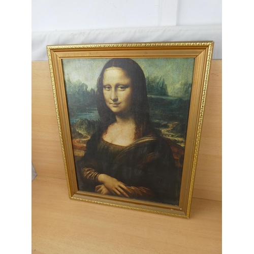 93 - A vintage framed print of the Mona Lisa.