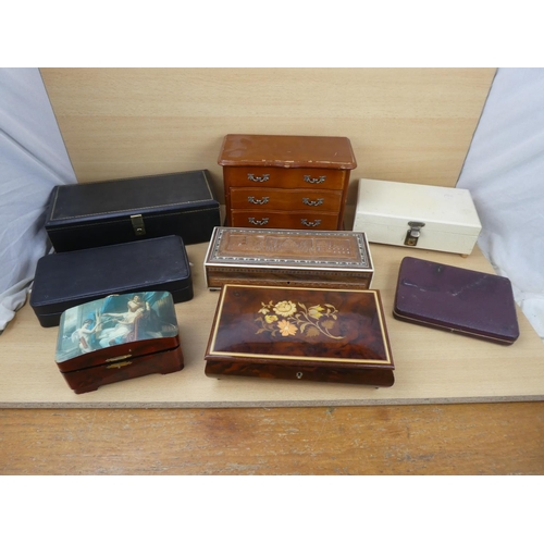 500 - A large collection of jewellery boxes.