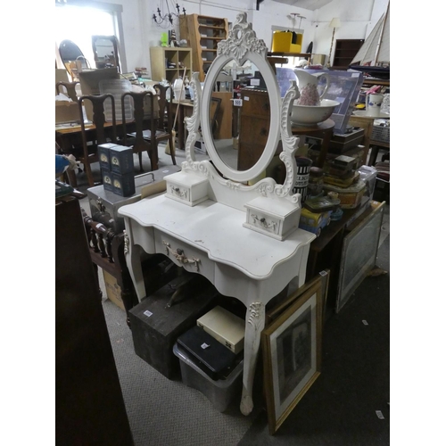 505 - A stunning dressing table and mirror, measuring 80x156x40cm.