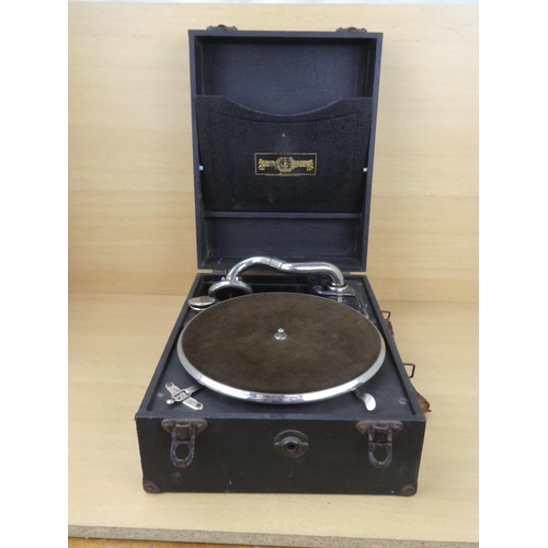 510 - A vintage Golden Melody gramophone (working).