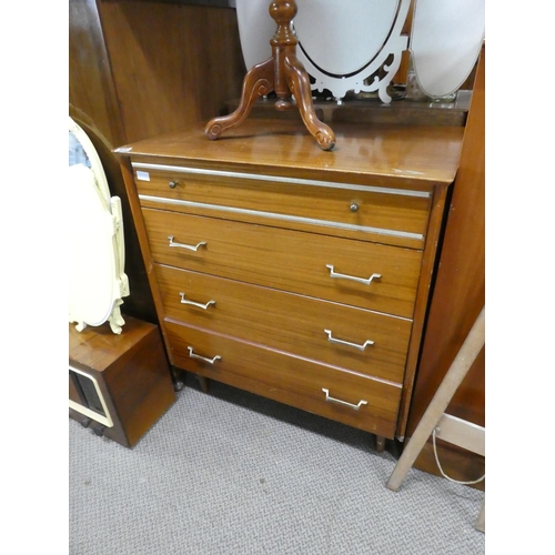 520 - A vintage Lebus chest of drawers, measuring 78x88x46cm.