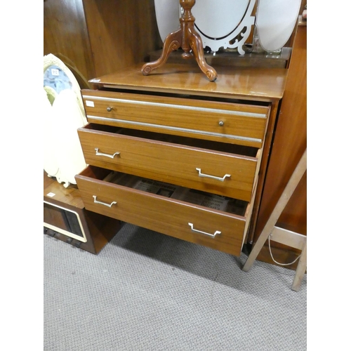 520 - A vintage Lebus chest of drawers, measuring 78x88x46cm.