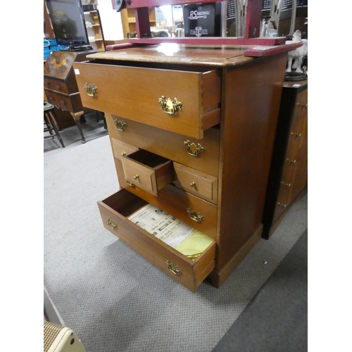 532 - A vintage chest of seven drawers, measuring 82x108x49cm.