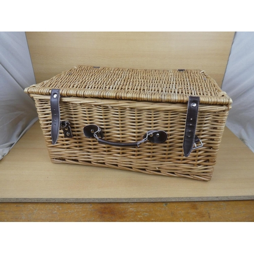 541 - A wicker picnic basket.