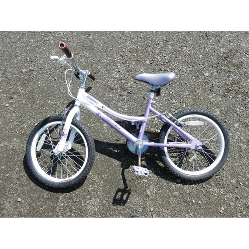 574 - A Flutter Silver Fox children's bike.