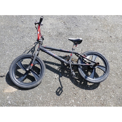 576 - A Farenheit 600 BMX bike.