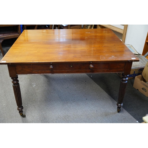 150 - A stunning antique dining table on castors & drawers to 2 sides. 127x118x65cm.