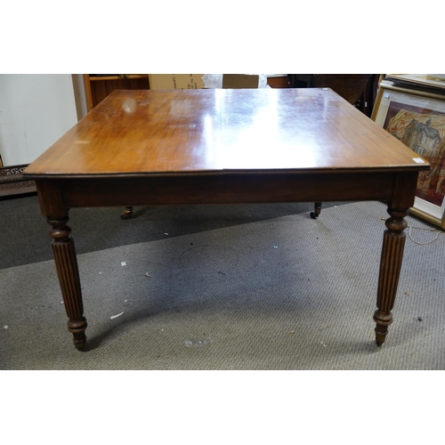 150 - A stunning antique dining table on castors & drawers to 2 sides. 127x118x65cm.